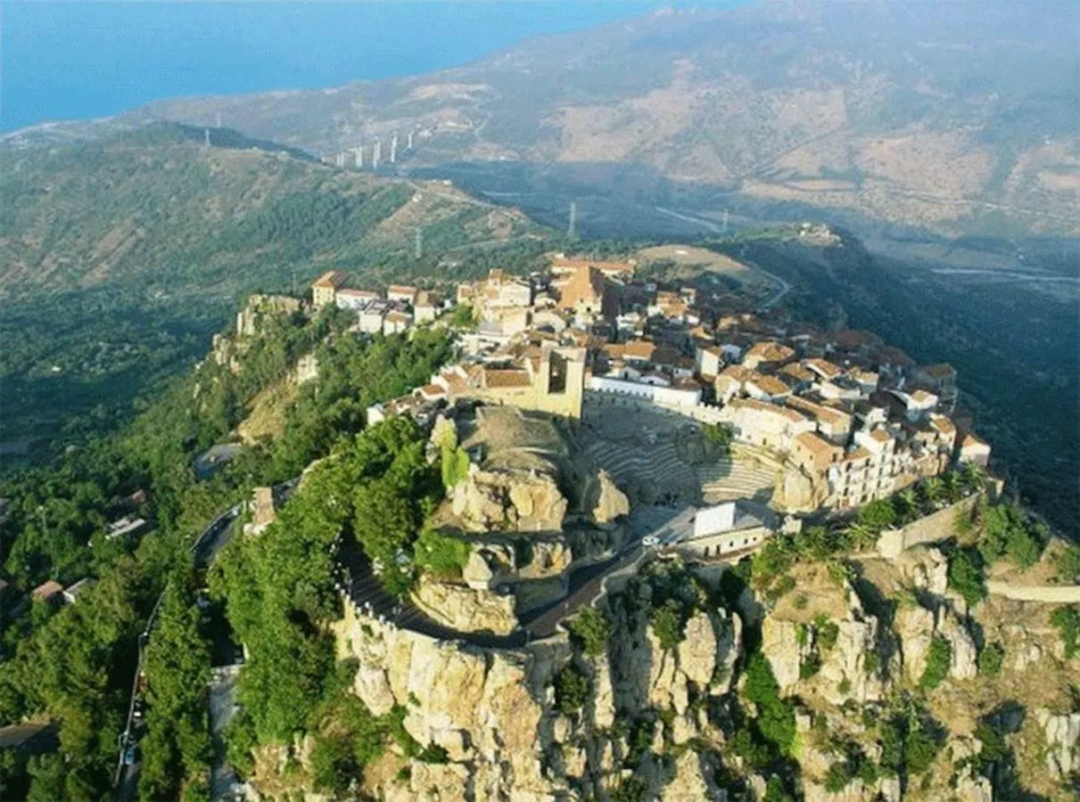 1000Mt Di Altezza A 10Km Dal Mare Villa Pollina Italy